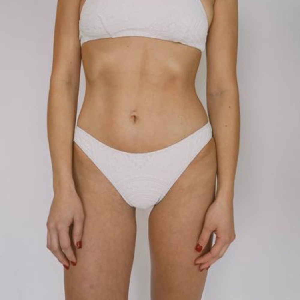 Midsommar swim bikini bottoms size M
